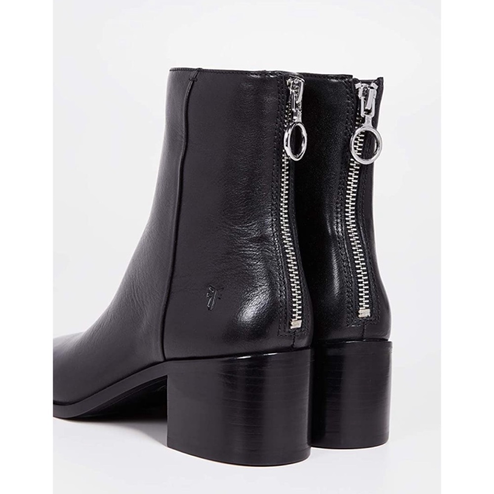 Frye || Emilia Short Heeled Zip Back Booties